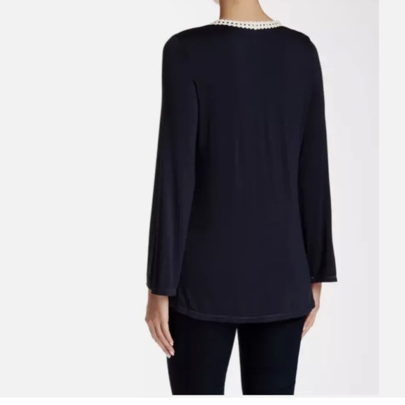 Max Studio black top with cream crochet details size Small new with tags - Picture 2 of 9